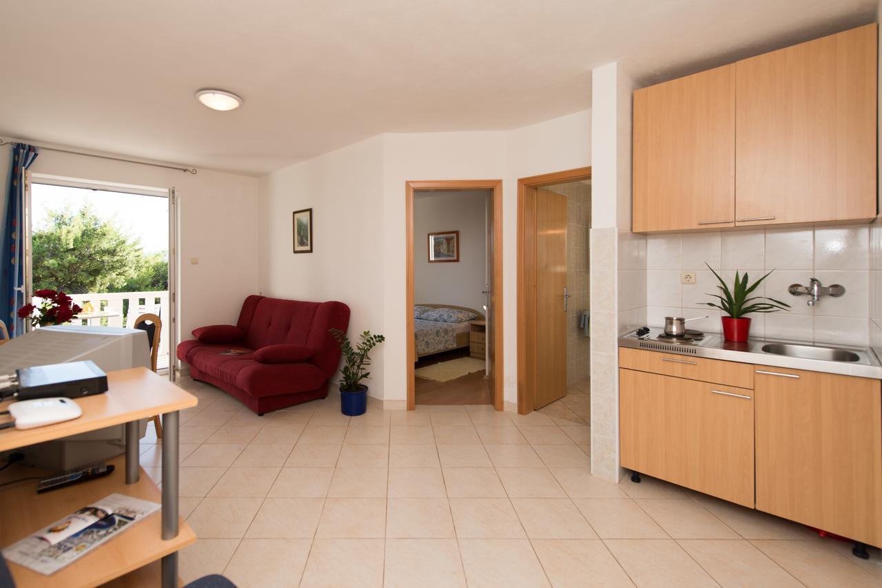 Sun House Apartments Bol Eksteriør bilde
