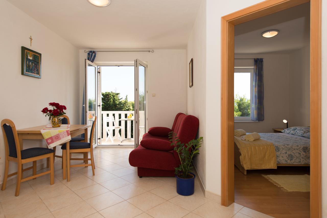 Sun House Apartments Bol Eksteriør bilde