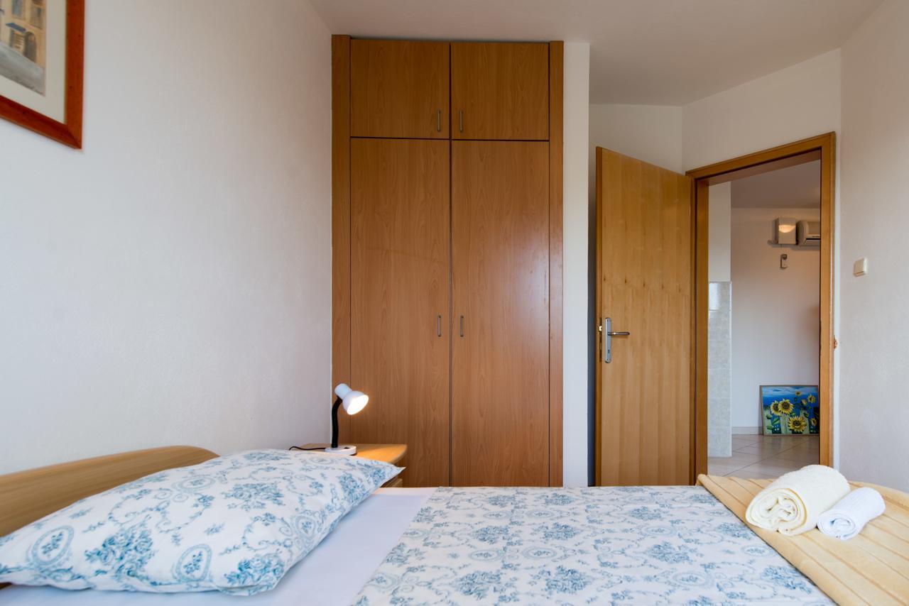 Sun House Apartments Bol Eksteriør bilde