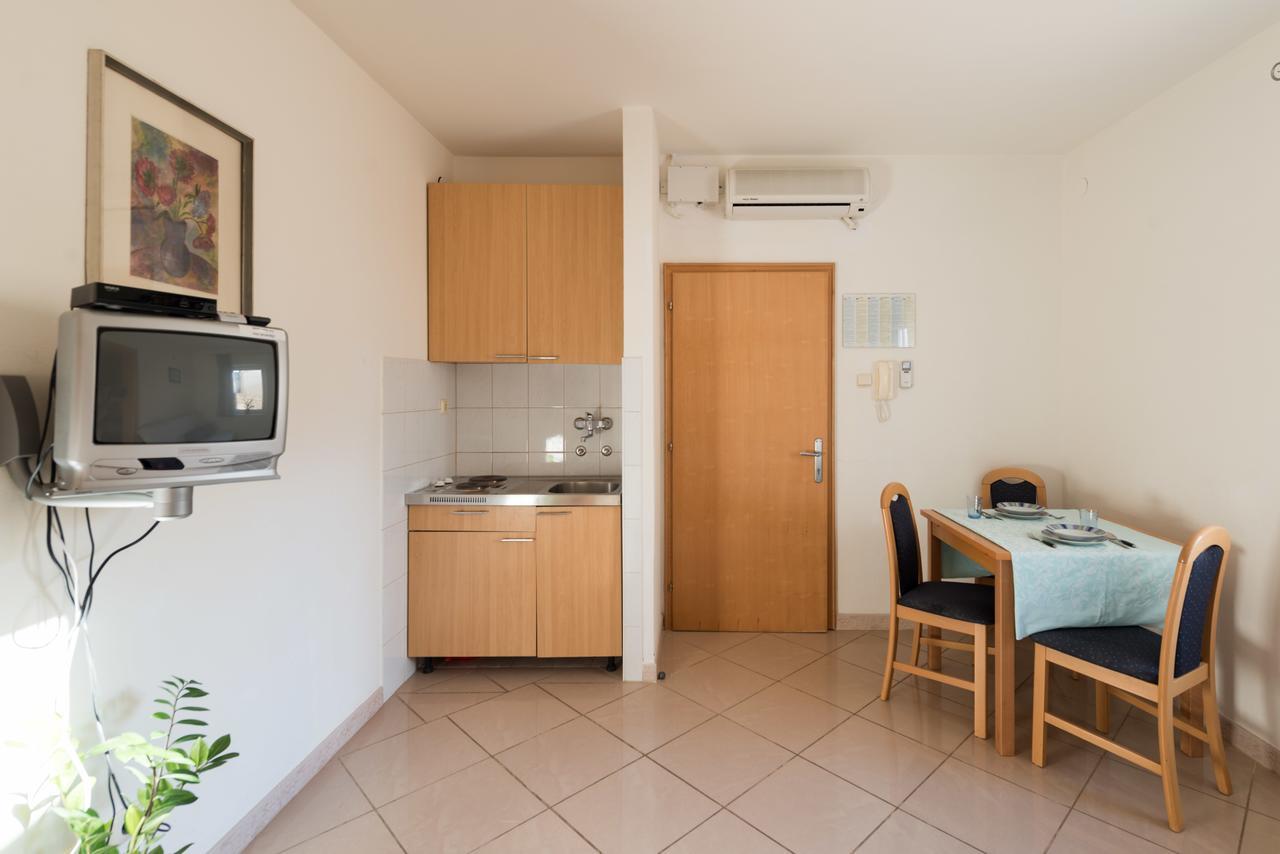 Sun House Apartments Bol Rom bilde